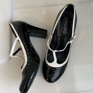 Vintage leather look Mary Janes shoes.